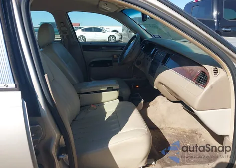 2007 Lincoln Town Car Signature из США, поврежденный, VIN 1LNHM81WX7Y639308